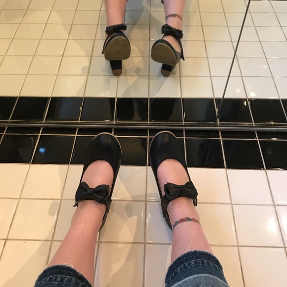 Vintage black heels with bows - Picture 3 of 3